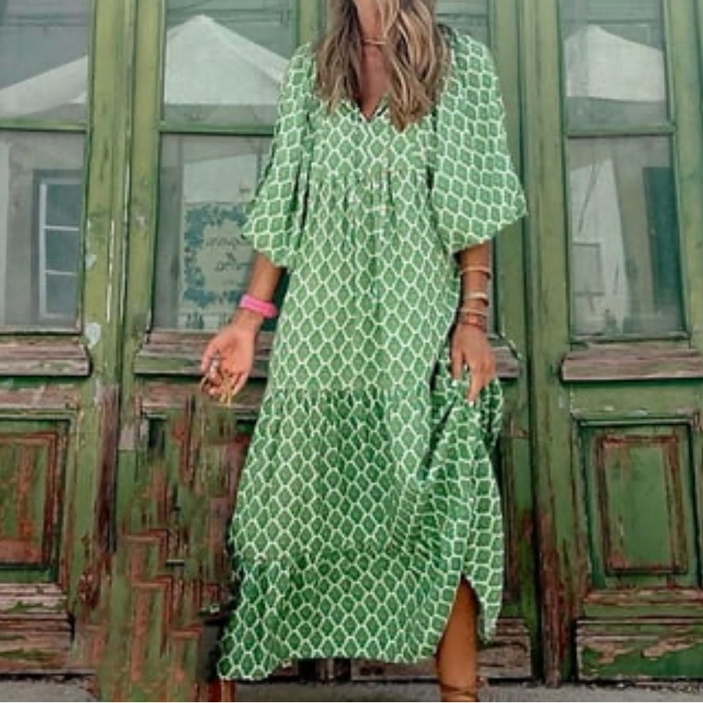 NWT Elegant Green Patterned Dress